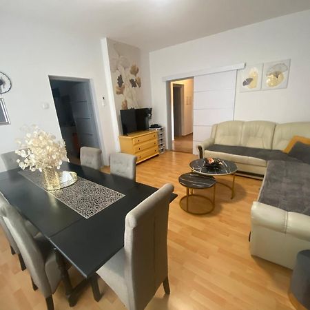 Apartman El Огулин Екстериор снимка