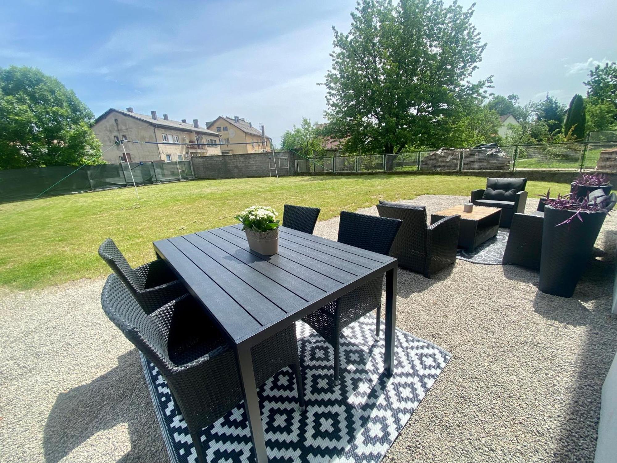 Apartman El Огулин Екстериор снимка