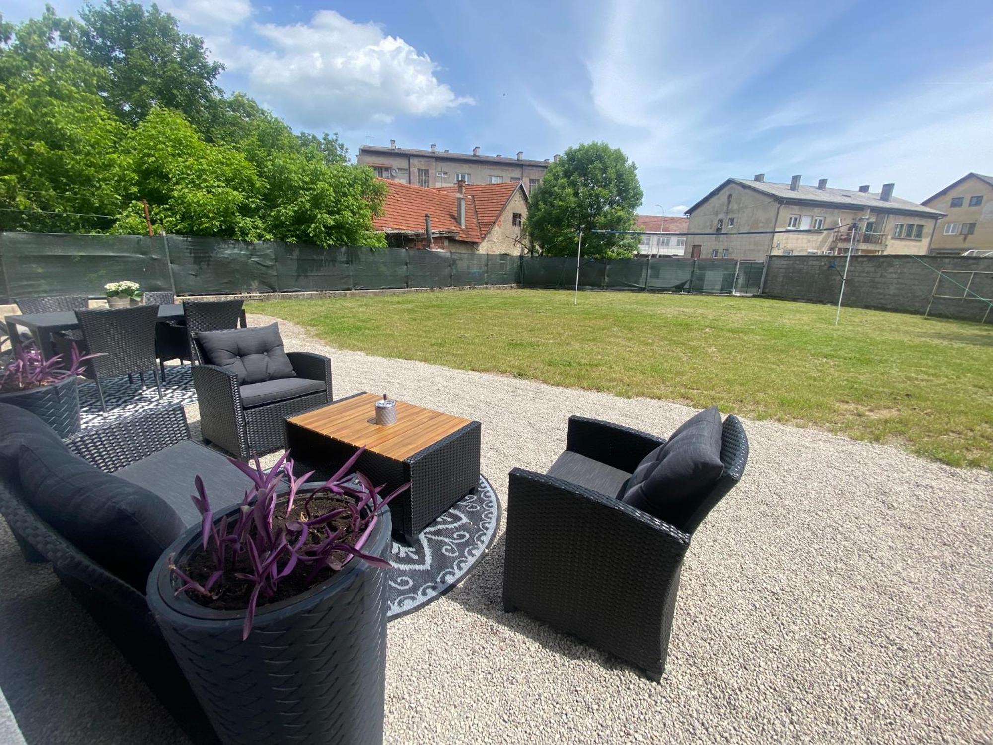 Apartman El Огулин Екстериор снимка